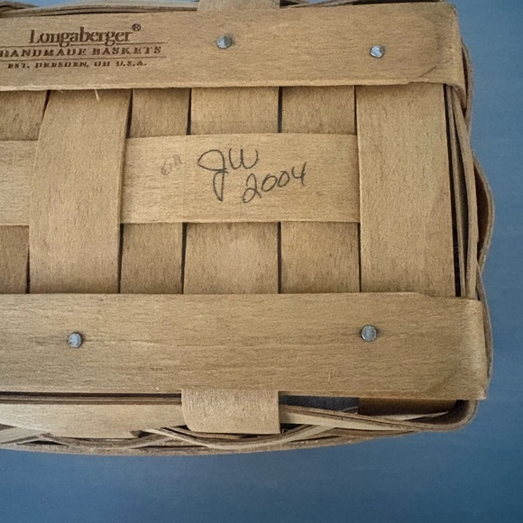 Longaberger 2004 Small Basket With Lining And Plastic Insert 7.5 X 5 X 2.5 Inch - Picture 11 of 12